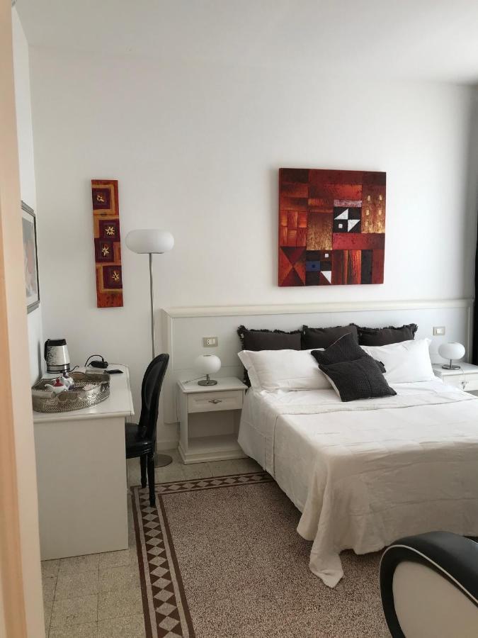 B&B Nike - Rooms Only Syracuse Bagian luar foto